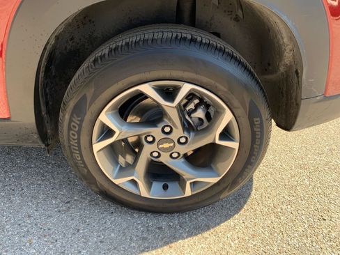 Used 2025 Chevrolet Trax LT image 25