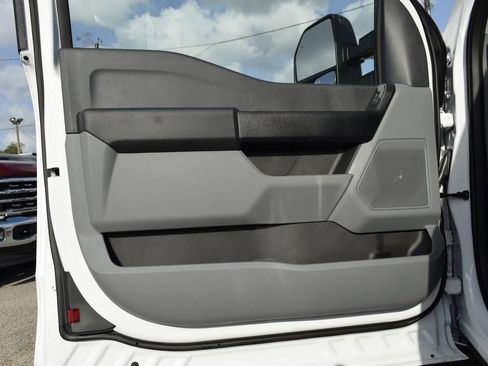 New 2025 Ford F250 XL image 19