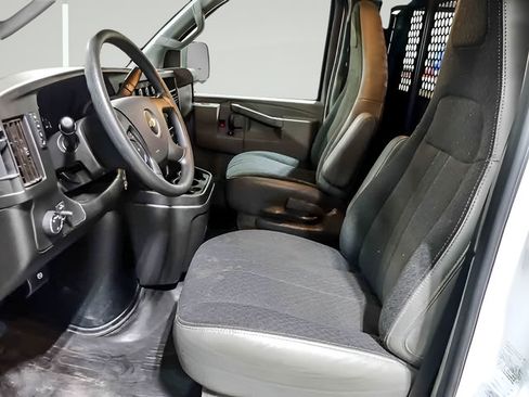 Used 2025 Chevrolet Express 2500 w/ Driver Convenience Package RWD image 10