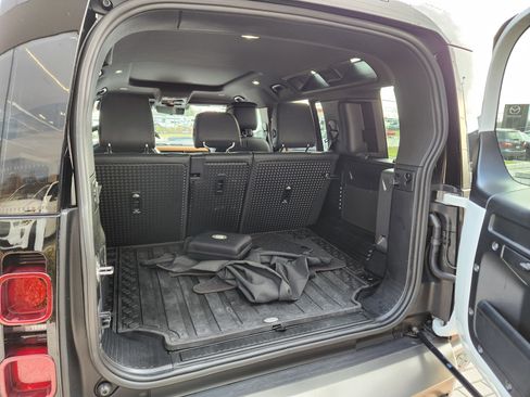 Certified 2024 Land Rover Defender 110 X-Dynamic SE image 8