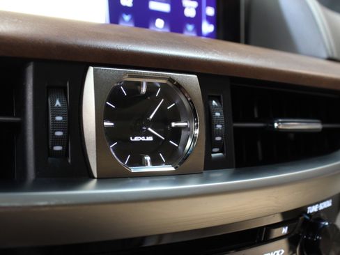 Used 2019 Lexus LX 570 4WD image 65