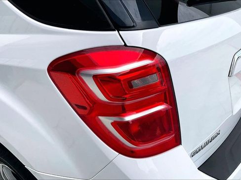 Used 2017 Chevrolet Equinox Premier w/ Enhanced Convenience Package FWD image 23