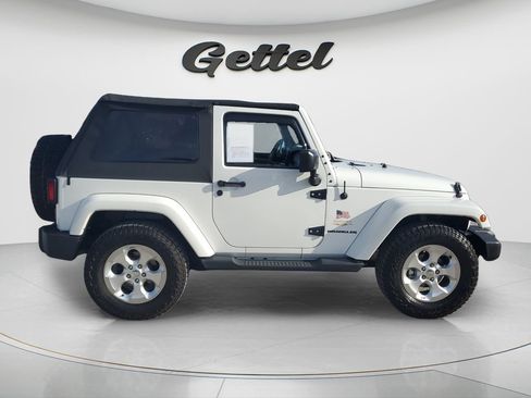 Used 2015 Jeep Wrangler Sahara w/ Dual Top Group AWD/4WD image 4