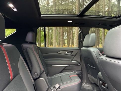 Used 2025 Chevrolet Traverse RS w/ LPO, Floor Liner Package AWD/4WD image 24