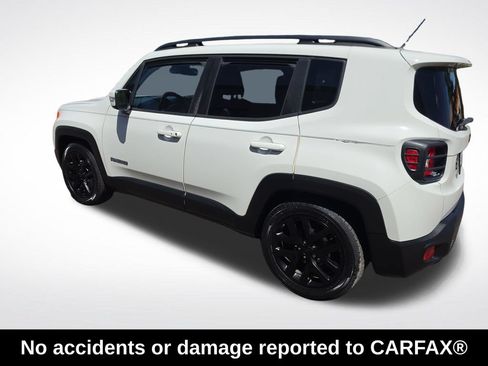Used 2017 Jeep Renegade Altitude FWD image 3