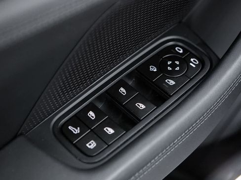Certified 2025 Porsche Panamera Turbo AWD/4WD image 24