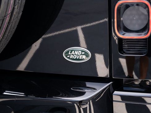 Used 2023 Land Rover Defender 110 X AWD/4WD image 15