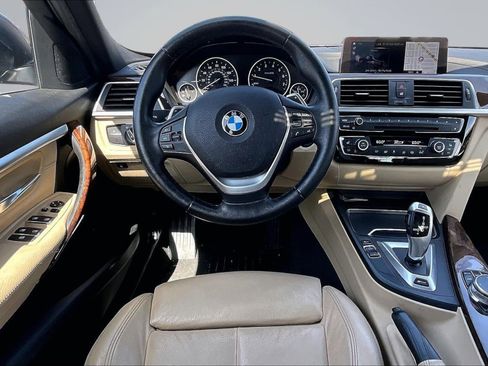 Used 2018 BMW 330e w/ Convenience Package RWD image 5