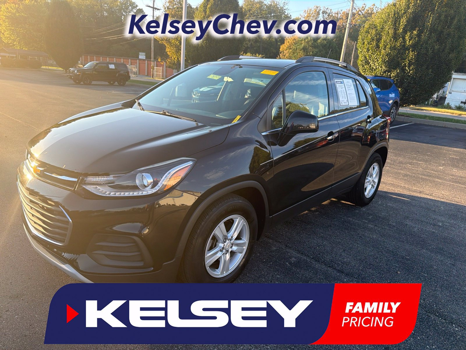 Used 2019 Chevrolet Trax LT w/ LT Convenience Package FWD image 1