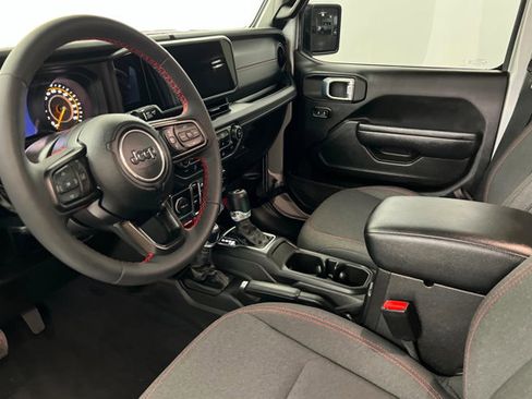 Used 2024 Jeep Wrangler Unlimited Rubicon w/ Technology Group AWD/4WD image 15