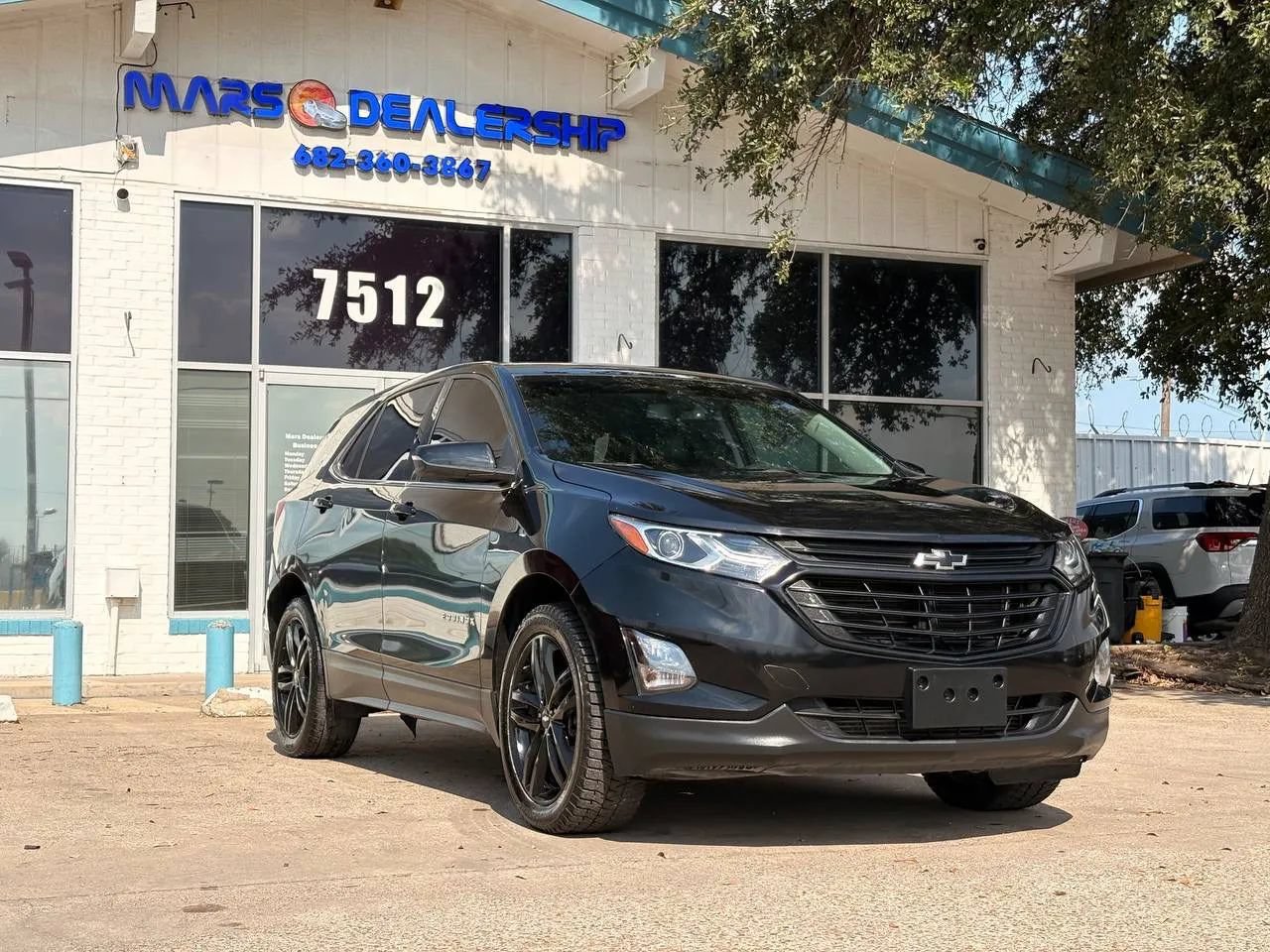 Used 2020 Chevrolet Equinox LT w/ Midnight Edition FWD image 1
