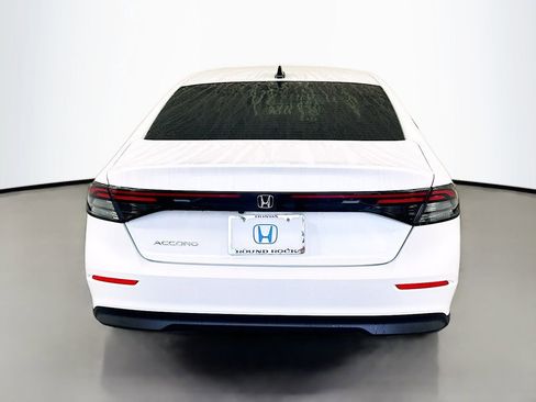 Certified 2025 Honda Accord SE image 6