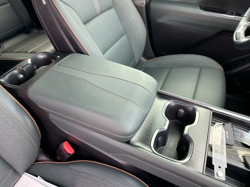 Used 2025 GMC Acadia AT4 AWD/4WD image 21