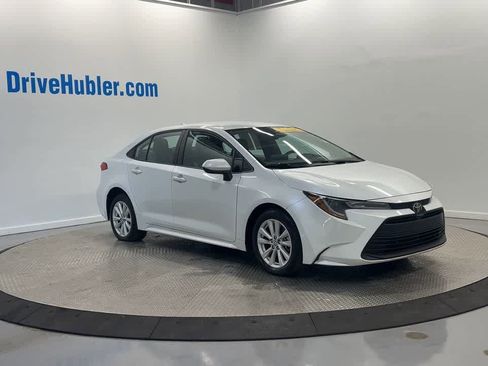 Used 2024 Toyota Corolla LE w/ LE Convenience Package image 4