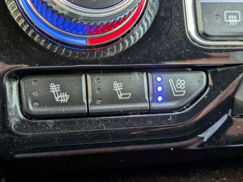 Used 2023 GMC Yukon Denali Ultimate image 28