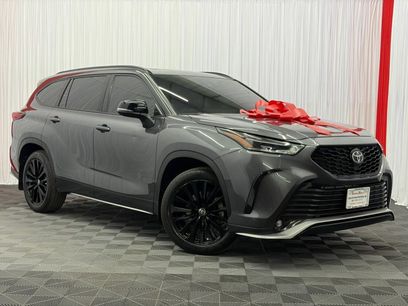 Used 2023 Toyota Highlander XSE