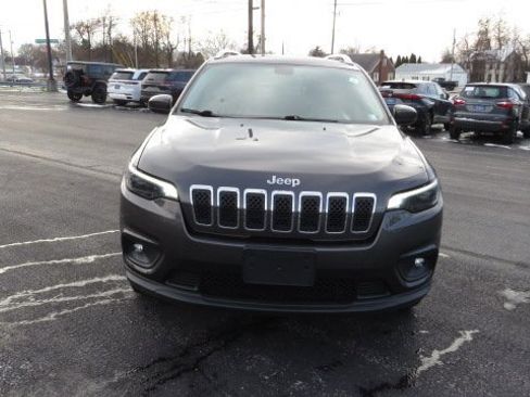 Used 2019 Jeep Cherokee Latitude Plus w/ Comfort/Convenience Group image 11