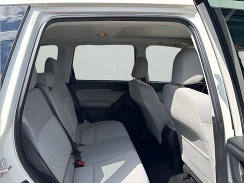Used 2017 Subaru Forester 2.5i Premium w/ All-Weather Package image 15