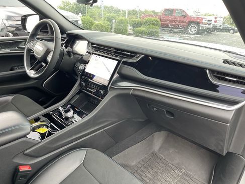 Used 2022 Jeep Grand Cherokee Trailhawk w/ Advanced Protech Group II AWD/4WD image 29