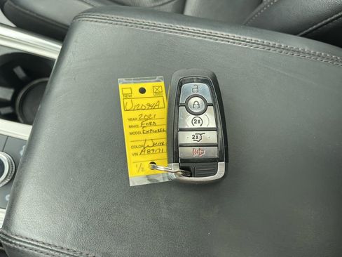 Used 2021 Ford Explorer Platinum image 23