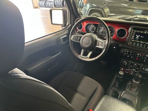 Certified 2023 Jeep Wrangler Unlimited Rubicon w/ Cold Weather Group AWD/4WD image 12