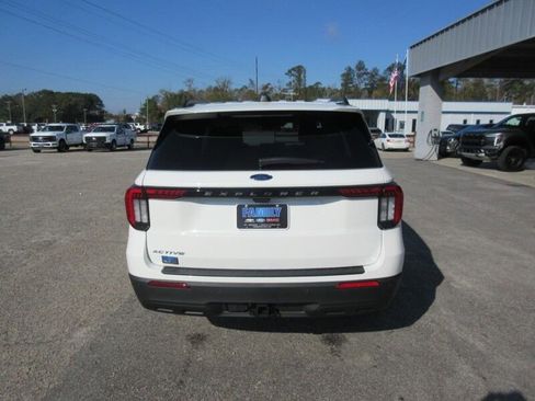 New 2026 Ford Explorer Active image 4