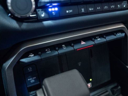 New 2026 Toyota Tundra Limited AWD/4WD image 31