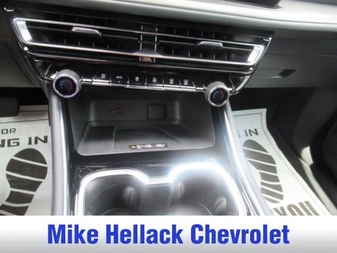 Used 2026 Chevrolet Traverse LT FWD image 10