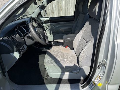 Used 2013 Toyota Tacoma 4x4 Regular Cab image 10