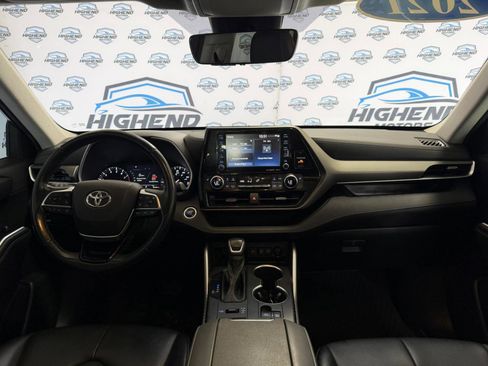 Used 2021 Toyota Highlander XLE image 31