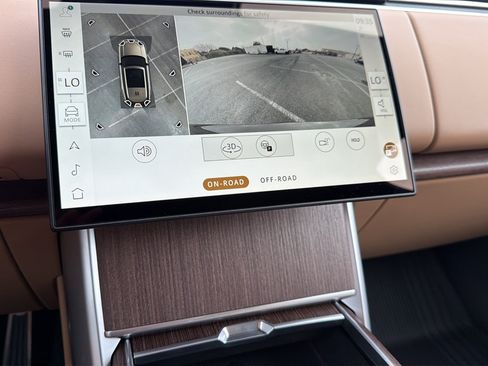 New 2026 Land Rover Range Rover Long Wheelbase SE AWD/4WD image 26