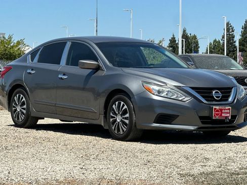 Used 2017 Nissan Altima 2.5 S w/ Power Driver Seat Package FWD image 10