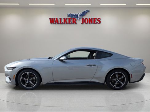 Used 2024 Ford Mustang Coupe image 7