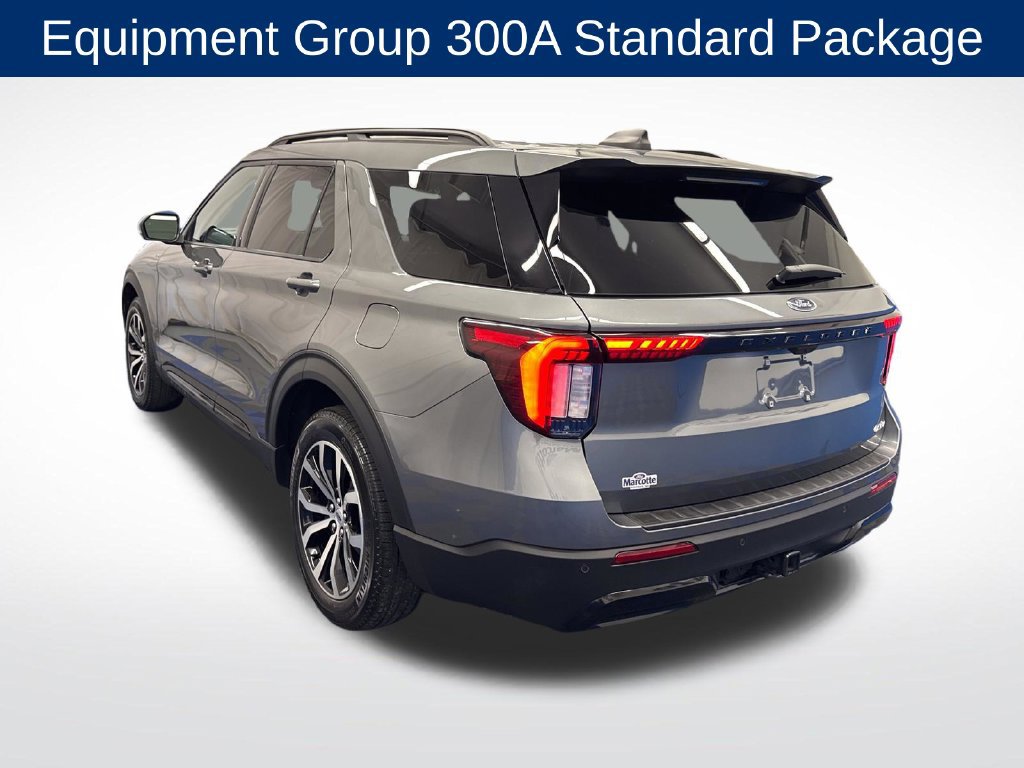 Used 2025 Ford Explorer ST-Line AWD/4WD image 3