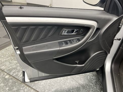 Used 2017 Ford Taurus SEL w/ Equipment Group 201A image 7