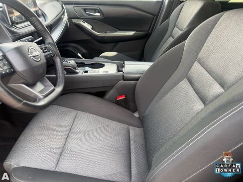 Used 2025 Nissan Rogue SV image 12