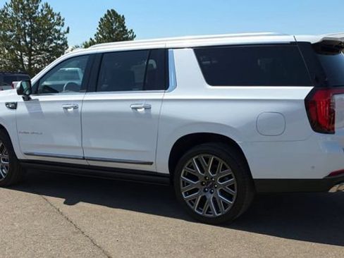 New 2026 GMC Yukon XL Denali Ultimate AWD/4WD image 7