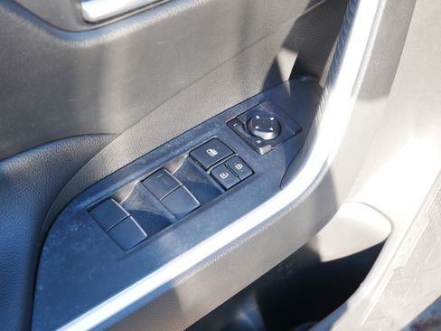 Used 2020 Toyota RAV4 XLE Premium image 15