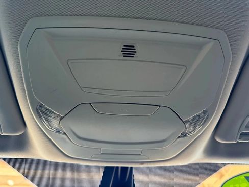 Used 2017 Ford Escape Titanium FWD image 16