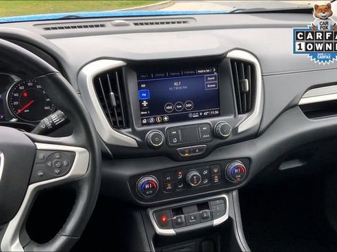 Used 2024 GMC Terrain SLT image 6