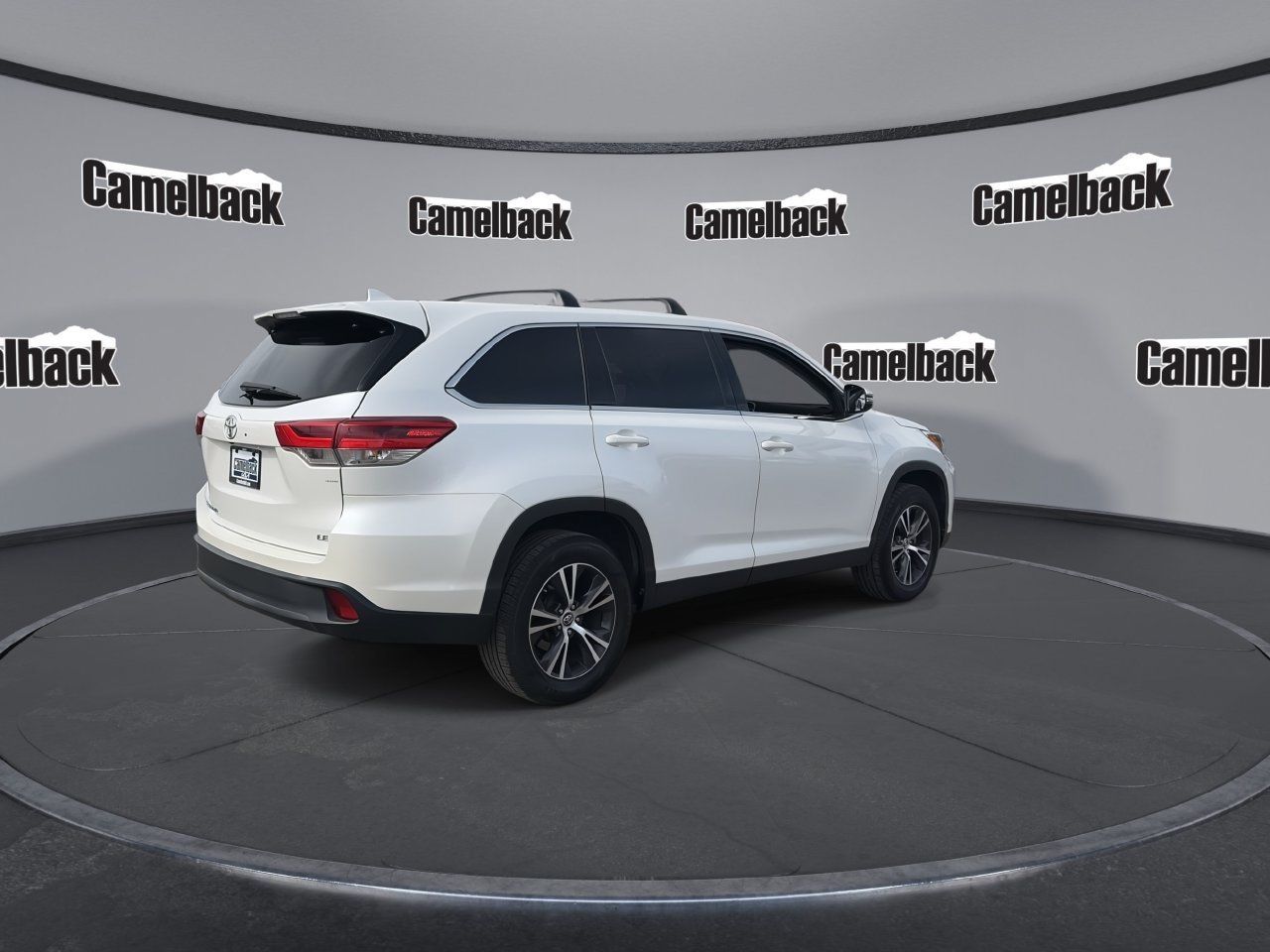 Used 2019 Toyota Highlander Plus FWD image 7