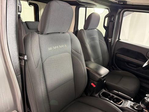Used 2021 Jeep Wrangler Unlimited Sahara AWD/4WD image 25