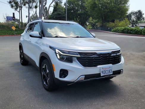 Certified 2024 Kia Seltos EX FWD image 5