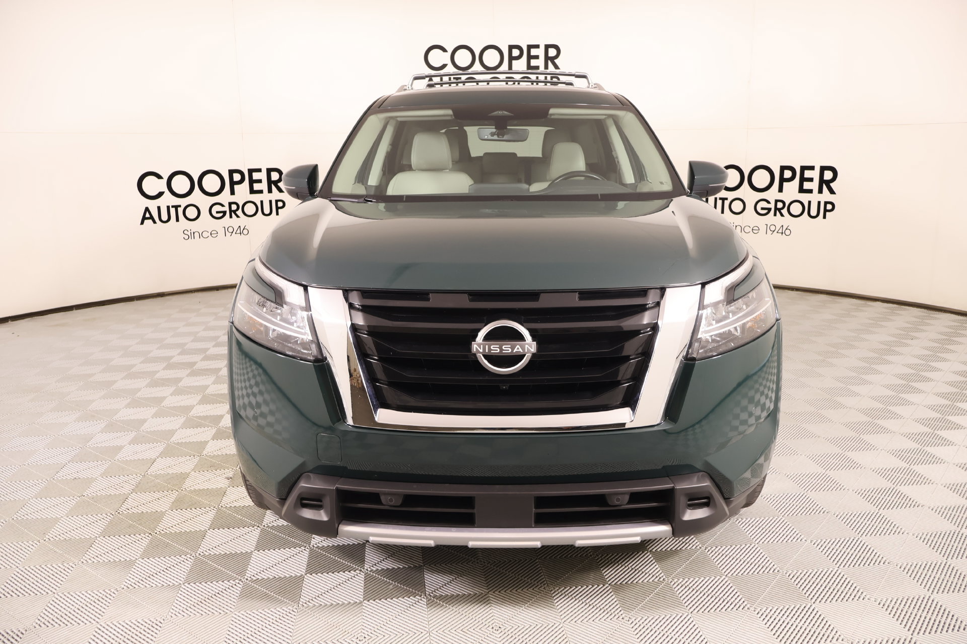 Used 2023 Nissan Pathfinder SL AWD/4WD image 9