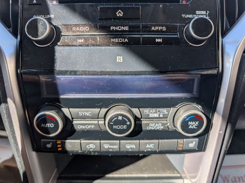 Used 2019 Subaru Ascent Limited image 21