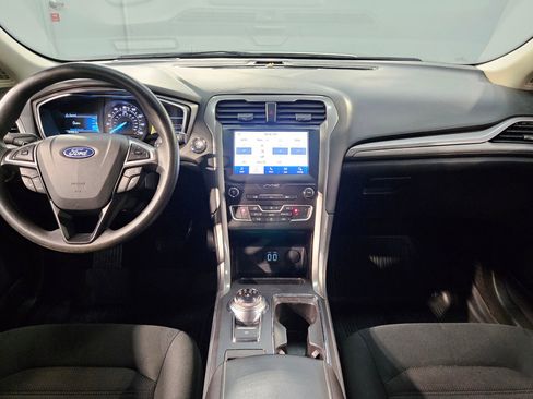 Used 2020 Ford Fusion SE image 10