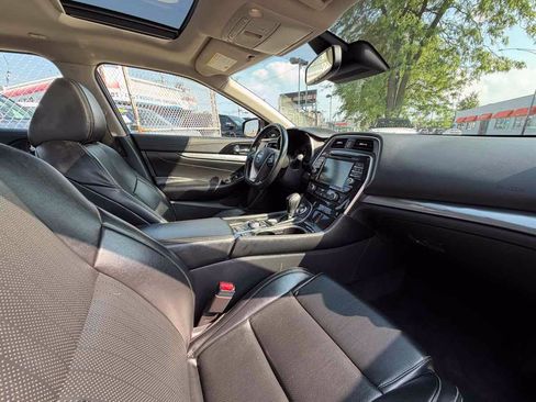 Used 2022 Nissan Maxima SL FWD image 25