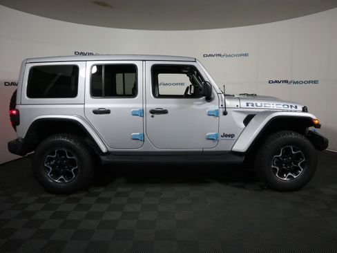 Used 2023 Jeep Wrangler Unlimited Rubicon 4xe w/ Cold Weather Group AWD/4WD image 4