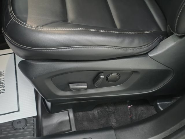 Used 2023 Ford Explorer XLT w/ Equipment Group 202A AWD/4WD image 14