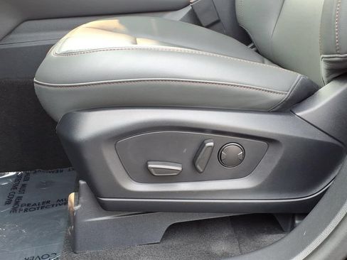 Used 2026 Ford Explorer Active w/ Active Comfort Package AWD/4WD image 16